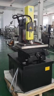 Precision Small Hole EDM Boormachine 703A met boorgediepte 370 mm