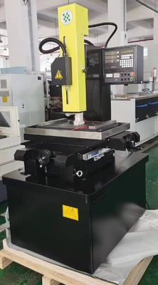 Precision Small Hole EDM Boormachine 703A met boorgediepte 370 mm
