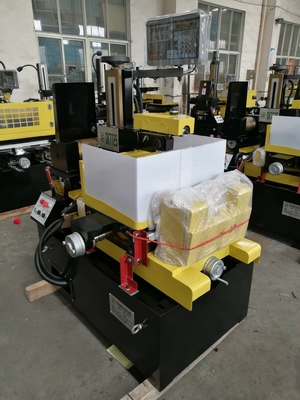 Super Economische CNC draad-snij EDM Machine Dk7732 met After-Sales Service