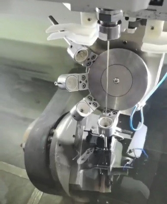 Multi-Axis CNC EDM Small Hole Drilling Sjd706 Geavanceerd metaalboren Proces Gebruik