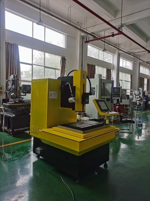 EDM-boormachine voor kleine gaten Sjd704c Economische CNC-machinewerktuigen