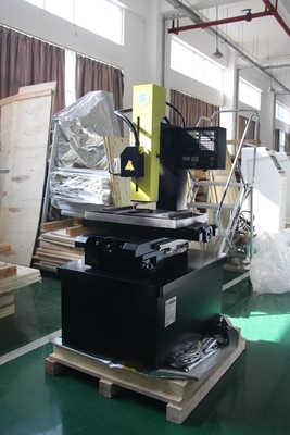 Hoogprecisie kleine gaten boren EDM machine 703SA voor metaal