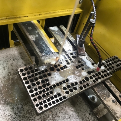 Elektrische ontladingsmachine voor het snijden van metalen CNC-draad Standard S400 met lineaire geleidingsrail