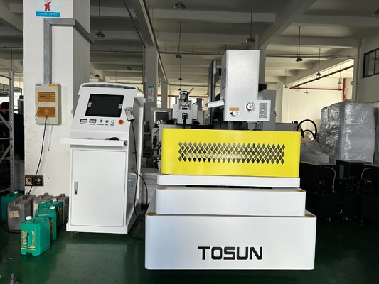 High Speed D400 Wire Cut EDM Machine met Tapper Cutting binnen CNC-gereedschappen voor het snijden van metaal