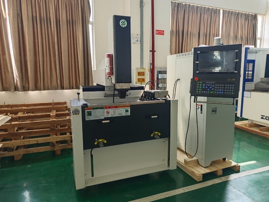 Spiegeleffect EDM450H CNC elektrische ontladingsmachine voor precisiebewerking
