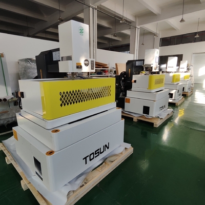 Servomotor Molybdeendraad gesneden EDM-machine D400C