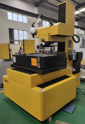 CNC draad snij EDM Dk7750F voor nauwkeurig en snel snijden