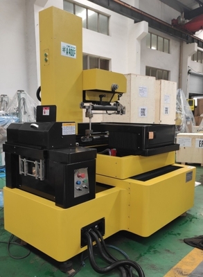 CNC draad snij EDM Dk7750F voor nauwkeurig en snel snijden
