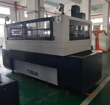 Grote reisgrote taper CNC draad snijmachine EDM machine Dk77120 voor precisie metaal snijden